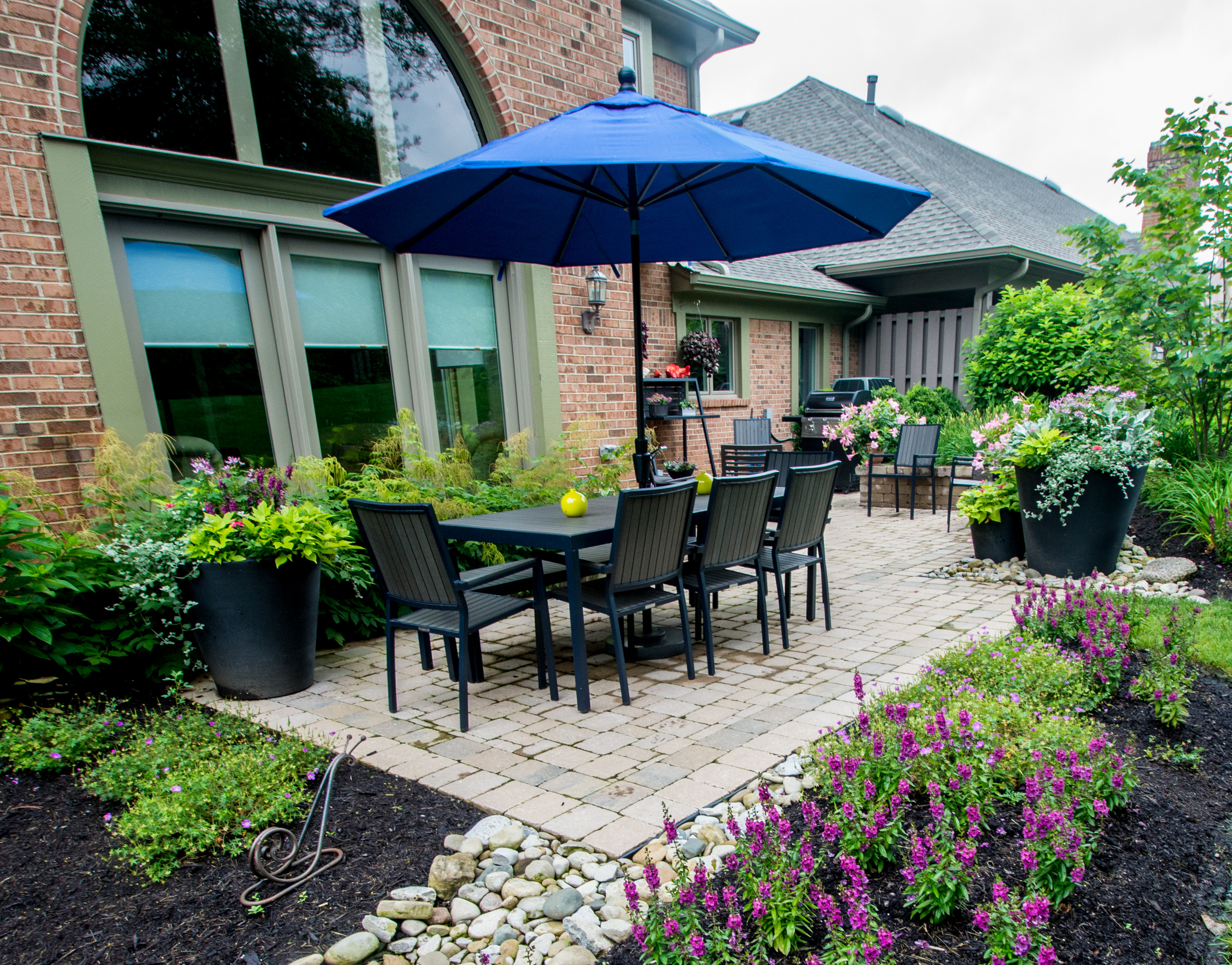 pavers vs concrete for patios this is a stone paver patio